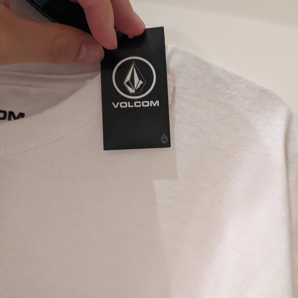 Volcom shirt - Picture 2 of 3